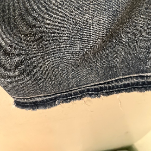 Rock & Republic Kasandra Frayed Hem Jeans Size 10M - Picture 6 of 7